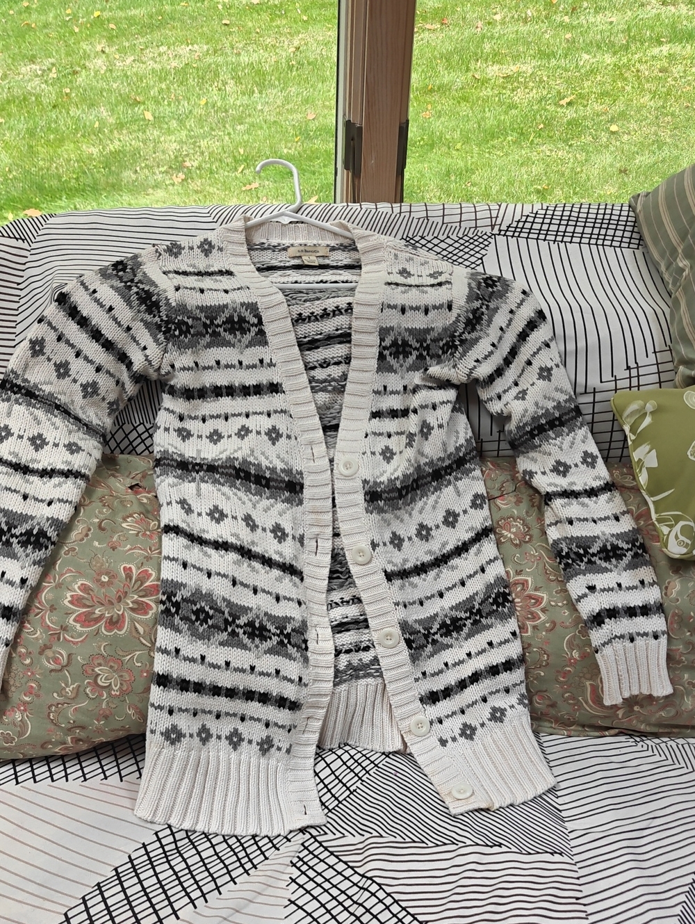 Super sexy Long White And grey Cardigan